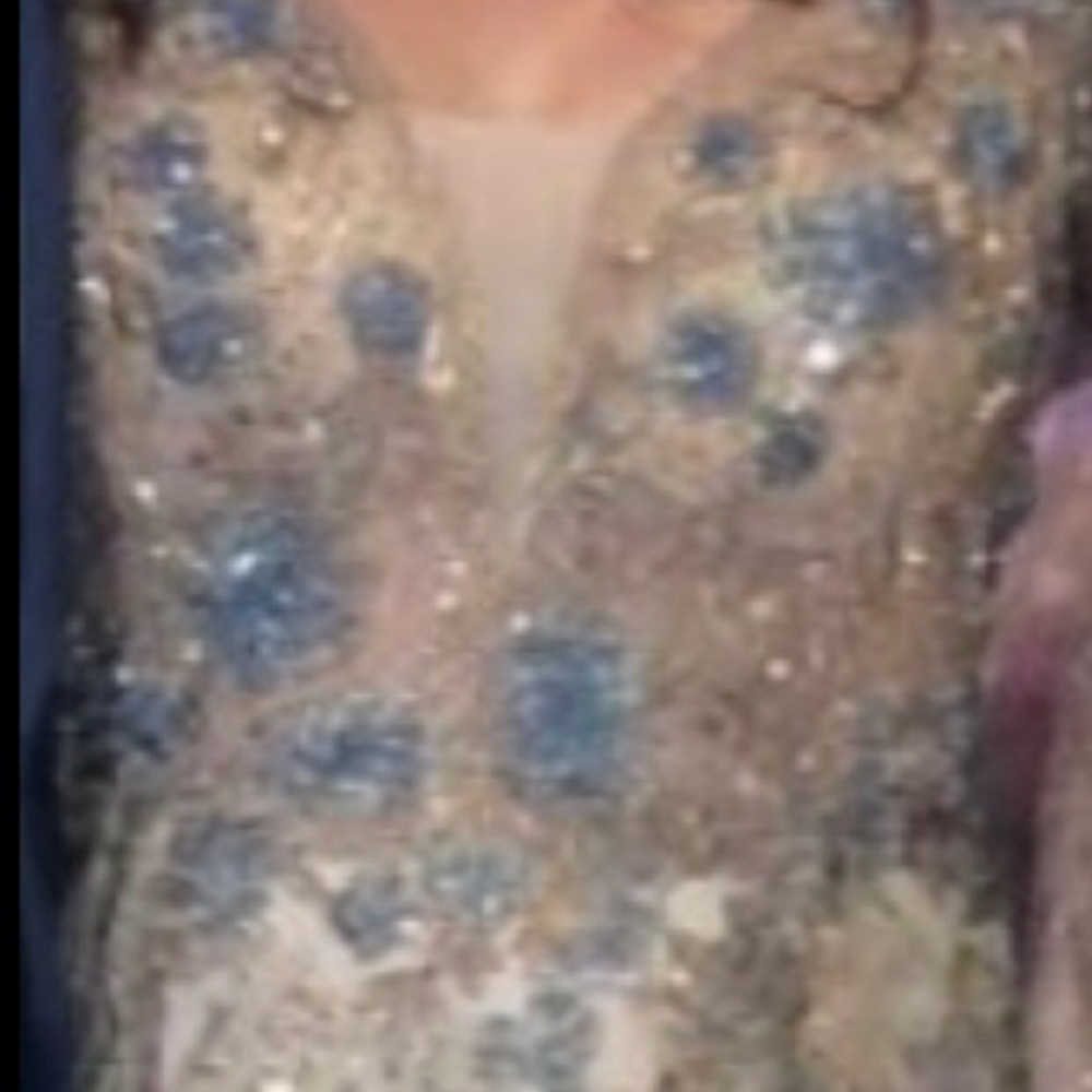 Dress - Picture 8 of 8